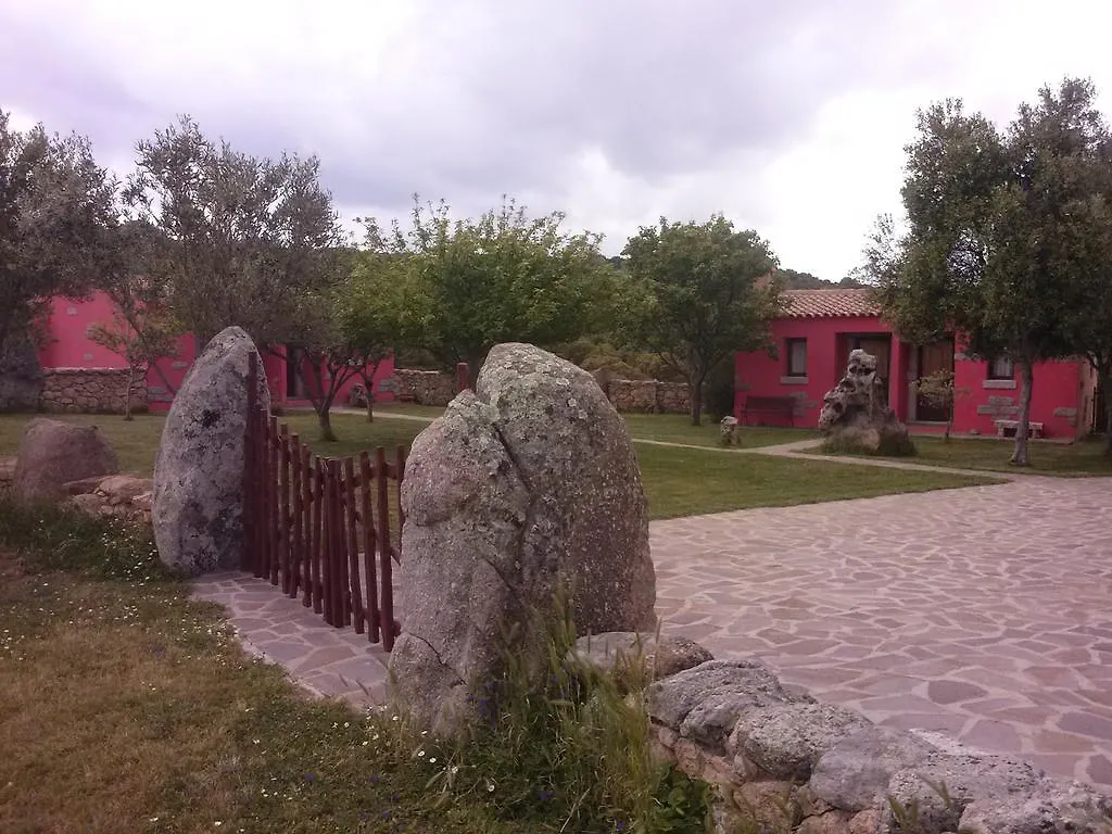 Turismo Rurale L'Agliuledda Farm stay Sant'Antonio di Gallura