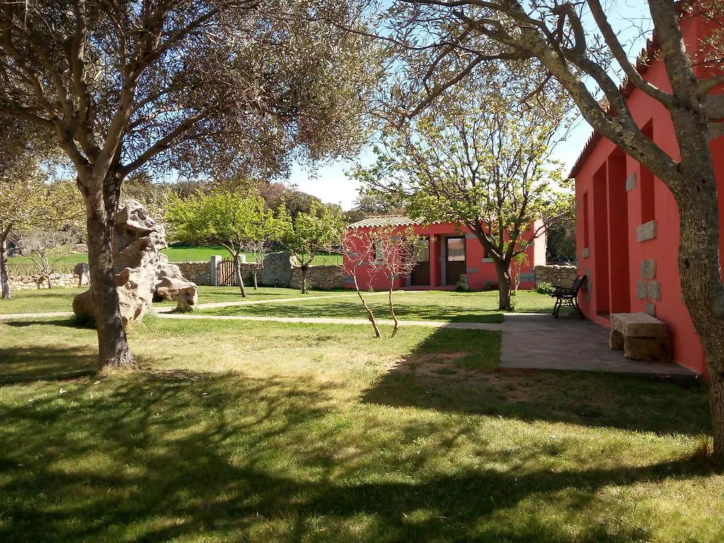 Turismo Rurale L'Agliuledda Farm stay