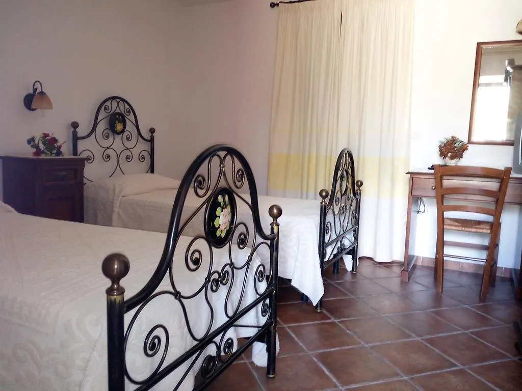 Turismo Rurale L'Agliuledda Farm stay